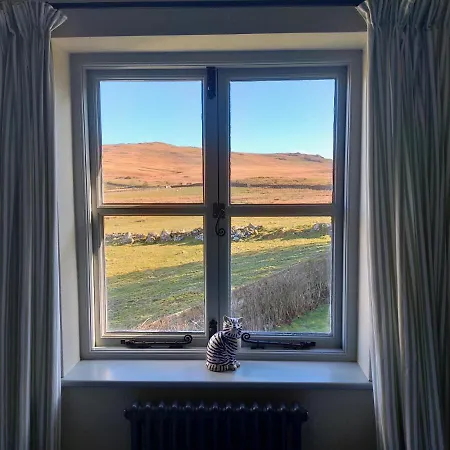 Дом отдыха High Ground Cottage,