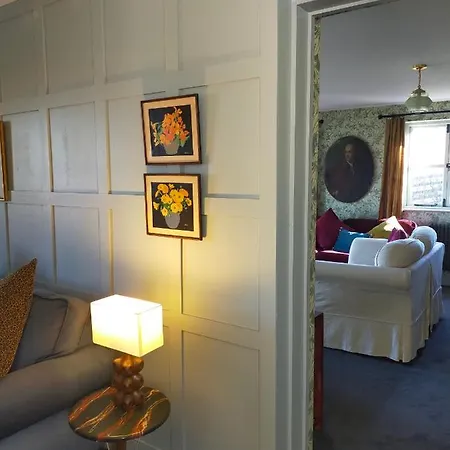 High Ground Cottage, Holiday home