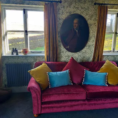 High Ground Cottage, Holiday home